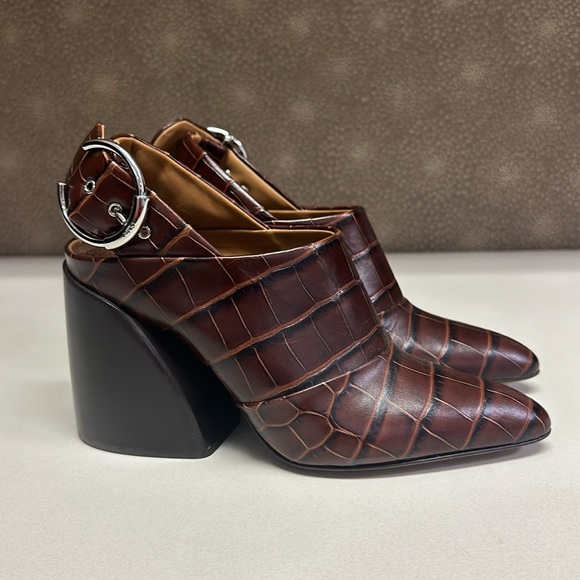 🔥🔥🔥NEW Chloe Croc-Embossed Leather Brown Ankle Boots Heels - Picture 5 of 16